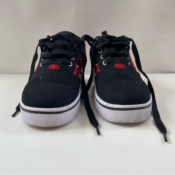 Heelys Pro 20 Skate Shoe in Black Flames Size 5 - Picture 3 of 8